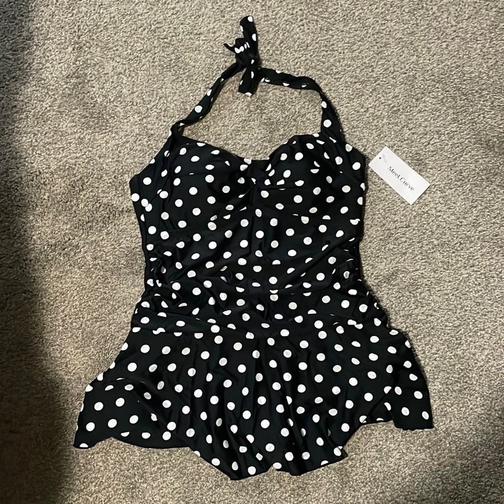 Brand new never worn swimsuit from Meet Curve.